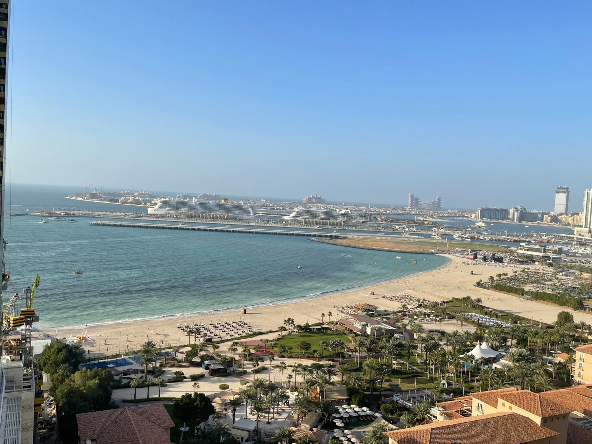 Seaview Beach Hostel Jbr - Walk To Beach - Gym - Pool - Metro Station Dubái Exterior foto