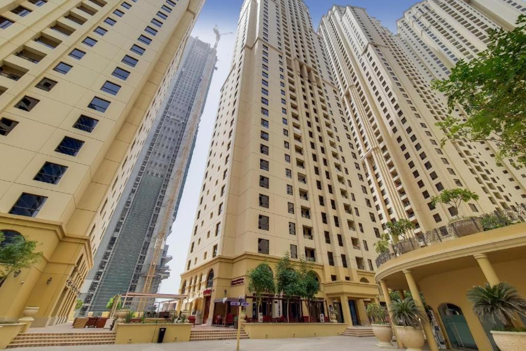 Seaview Beach Hostel Jbr - Walk To Beach - Gym - Pool - Metro Station Dubái Exterior foto